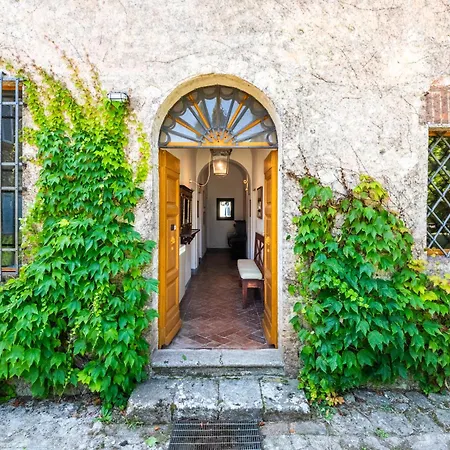 Az Agr Castello Di Grotti مزرعة للإقامة *